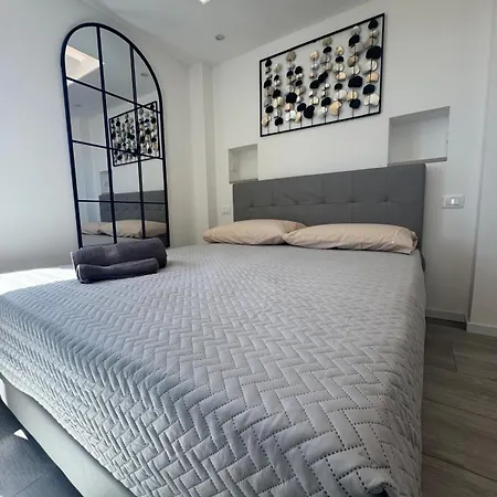 Rebecca - Raffaella Sea View Apartment